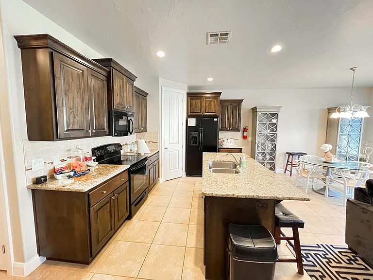 E Torrey Pines Dr — Photo 6