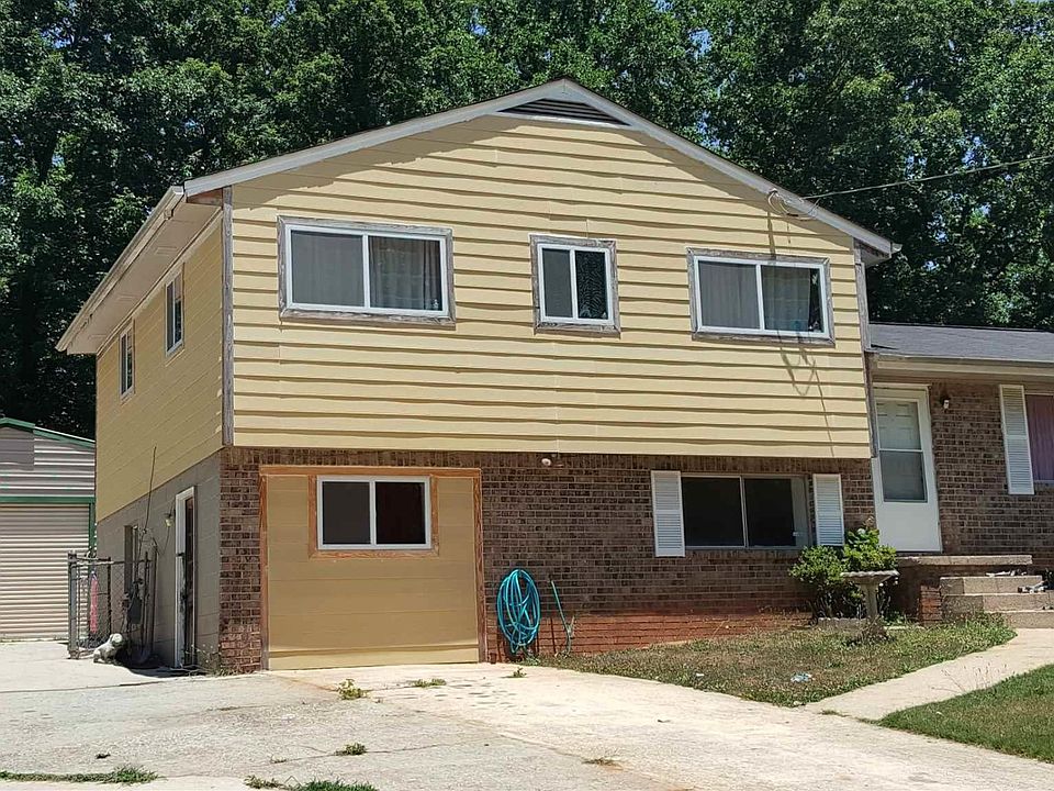 2nd image of 482 Queen Aliese Ln