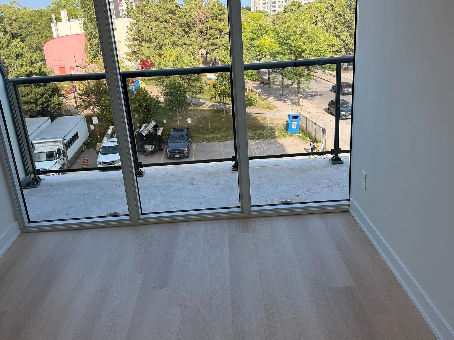 Yorkwood Condos — Photo 2