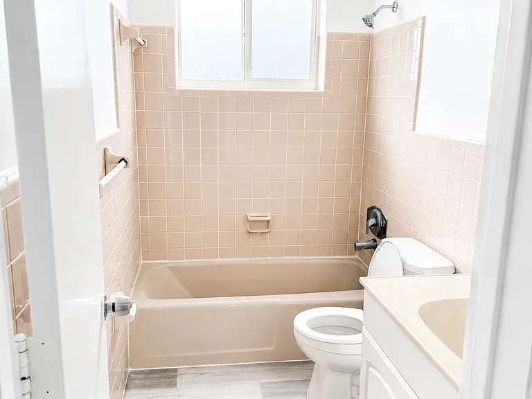 2837 NE 30th St #3 — Photo 10