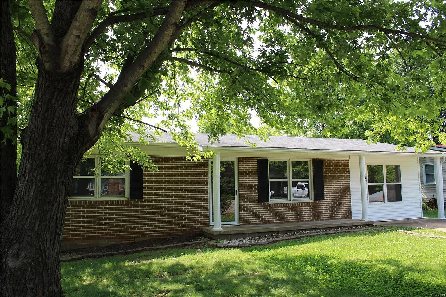 110 Watson St photo 1