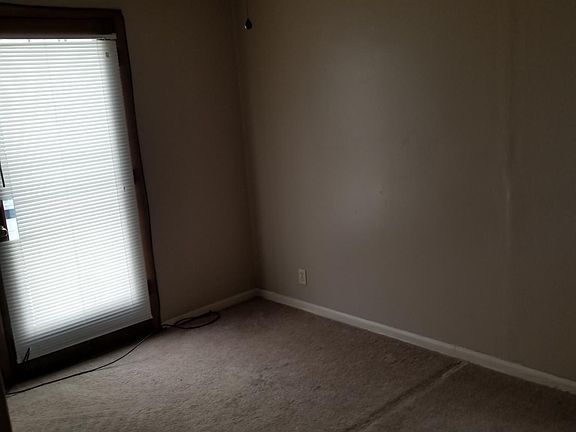 3rd image of 19141 Woodland St