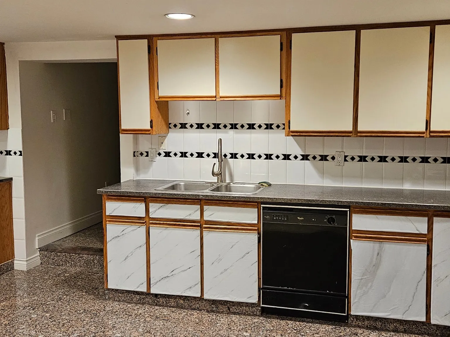 2 bed, 1200 sqft, $2,190 — Photo 2