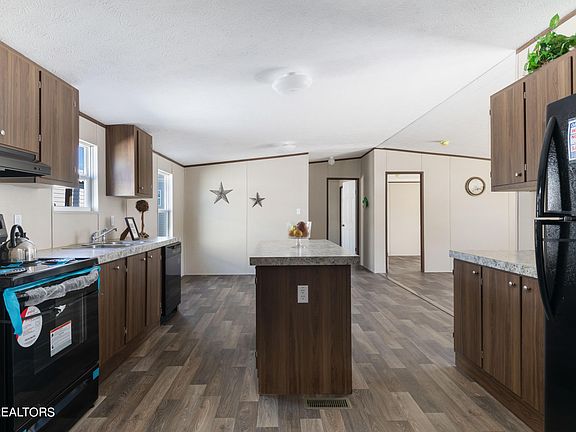 4th image of 3038 Forestdale Ave