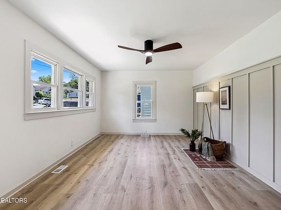 5th image of 3029 Lay Ave