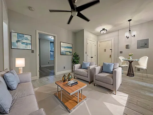 Living room, photo 1