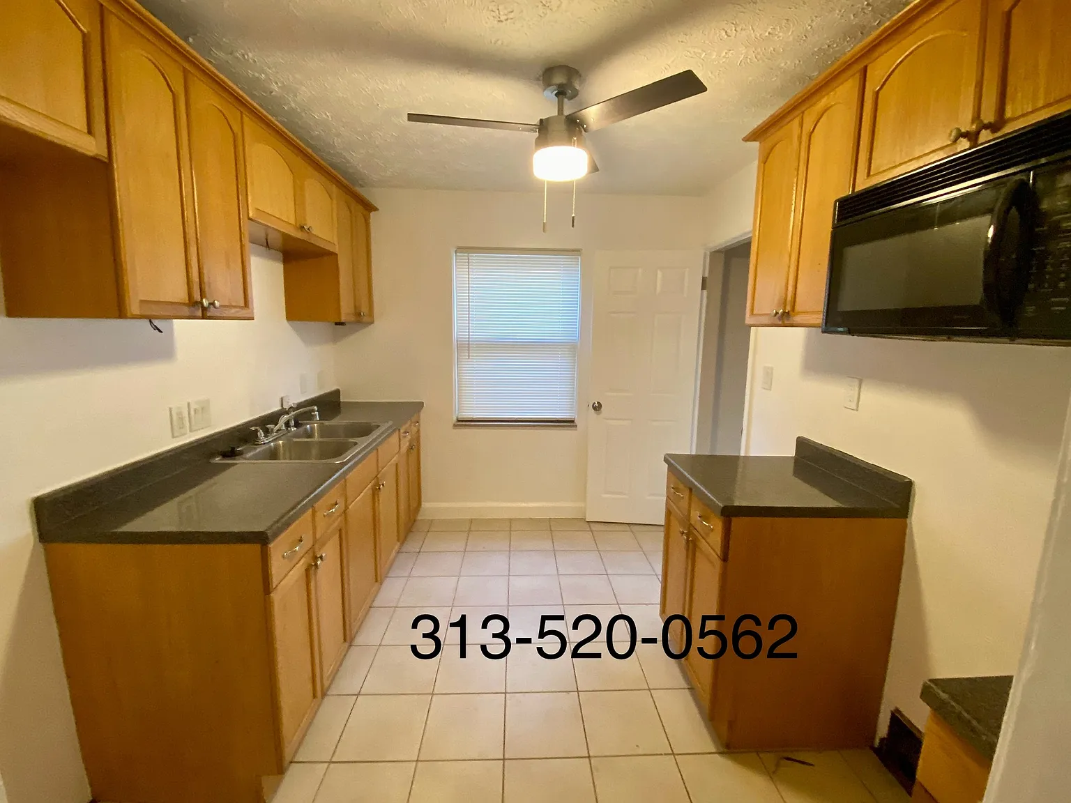 15881 Manor St. - - — Photo 4