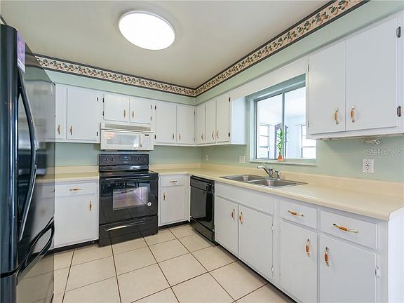 5th image of 13912 Lena St