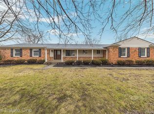32363 Olde Franklin Dr, Farmington Hills, MI 48334