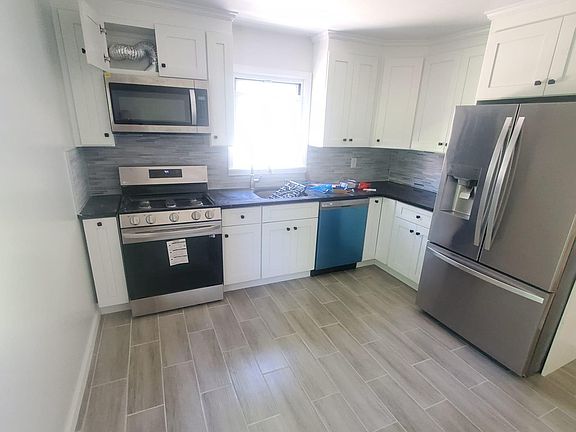 2nd image of 17 Glover Ave APT 2