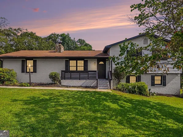 6 Bittersweet Ln, Newnan, GA 30263