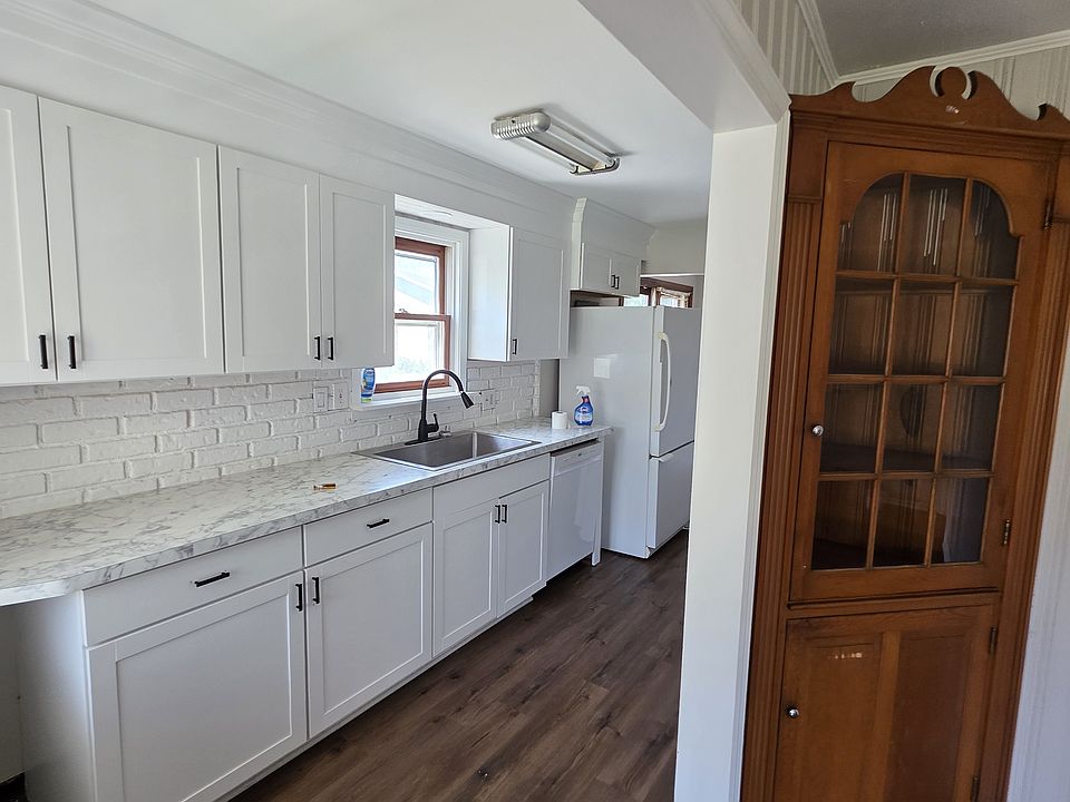 1st image of 8996 Columbia Rd