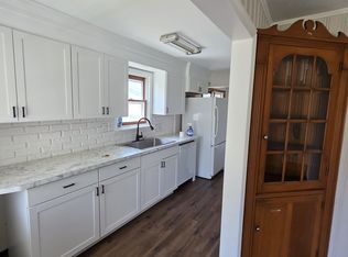 8996 Columbia Rd, Olmsted Falls, OH 44138