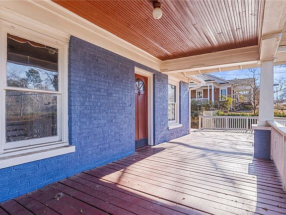 5th image of 260 Ann St