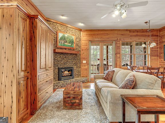 2nd image of 1233 Tame Turkey Rd