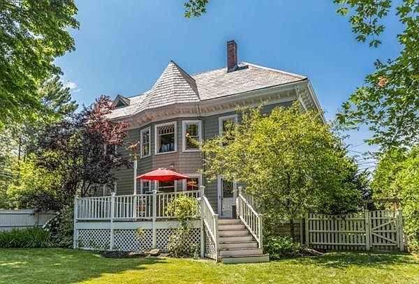 1st image of 257 Loring Ave
