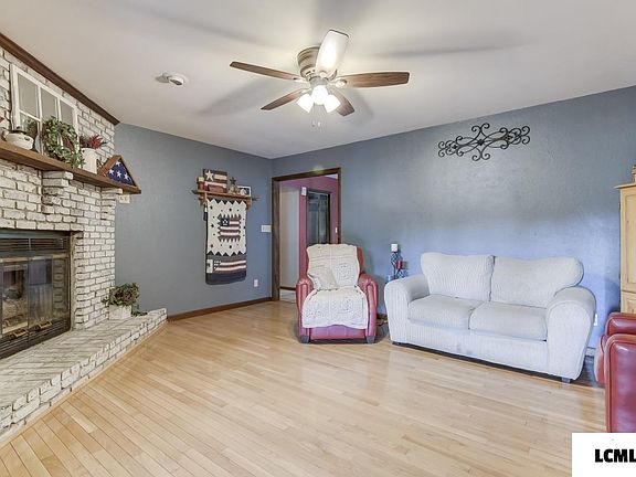 4th image of 2 Oakwood Dr