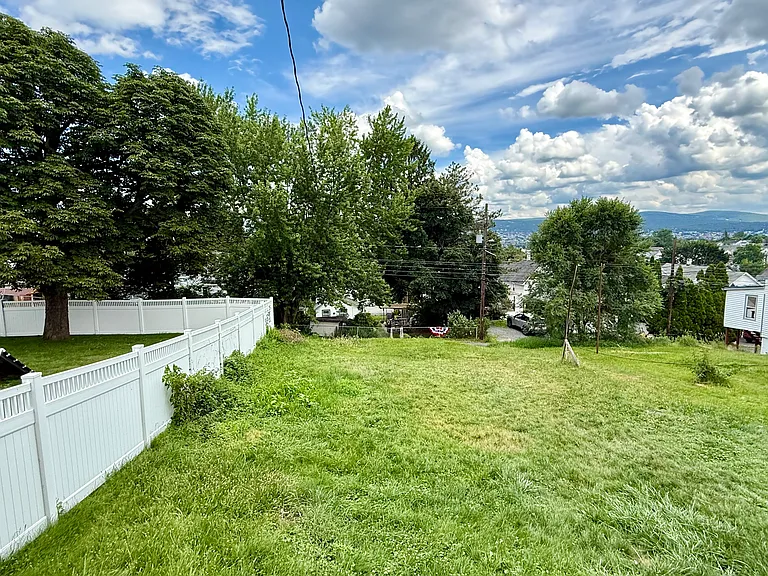 536 N Garfield Ave #536 — Photo 9
