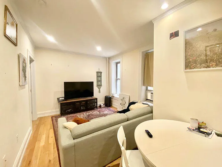 408 W 44th St #W — Photo 2