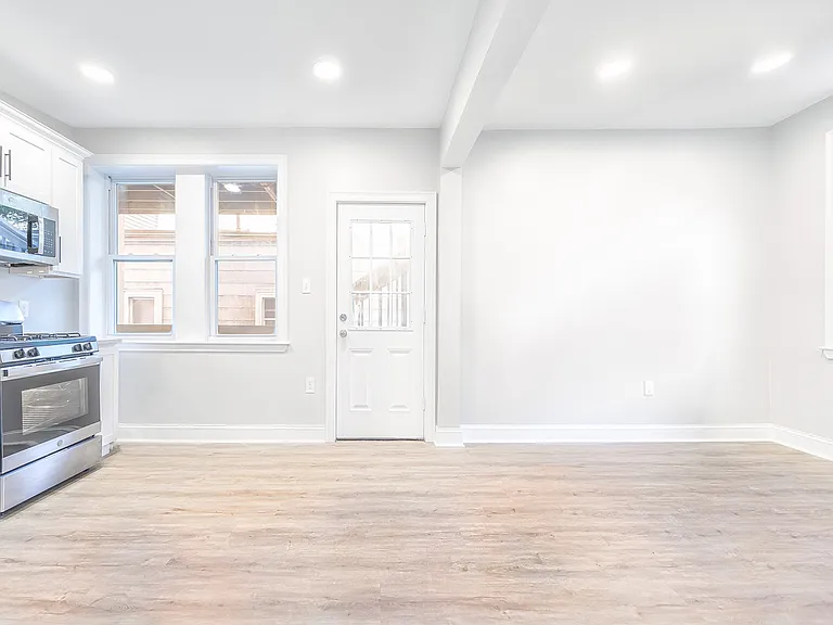 124 Berkshire St #7 — Photo 2