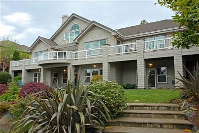 5th image of 221 S Bay Ln