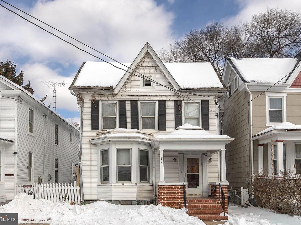 1st image of 706 W King St