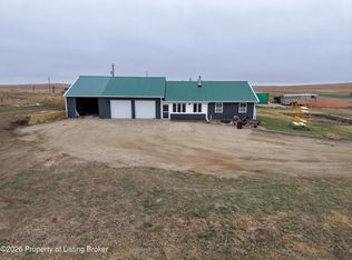 11045 29th St SW, Dickinson, ND 58601