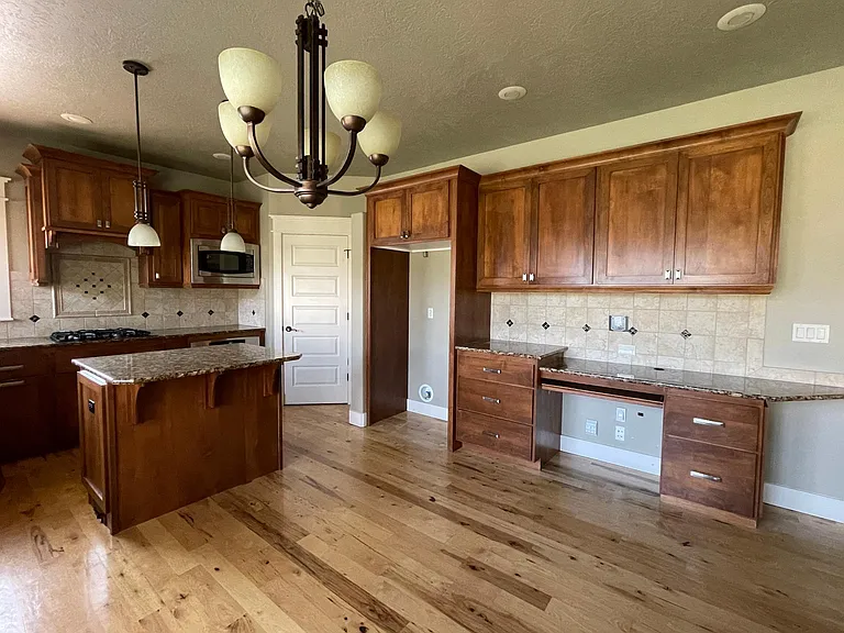 644 N Senora Way — Photo 8
