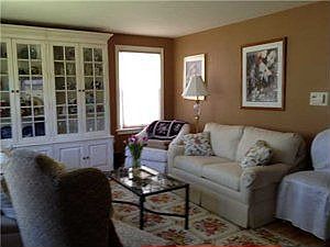 5th image of 57 Stoneleigh Ave