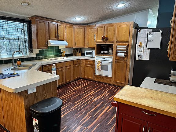 2nd image of 175 Knotty Pine Ln