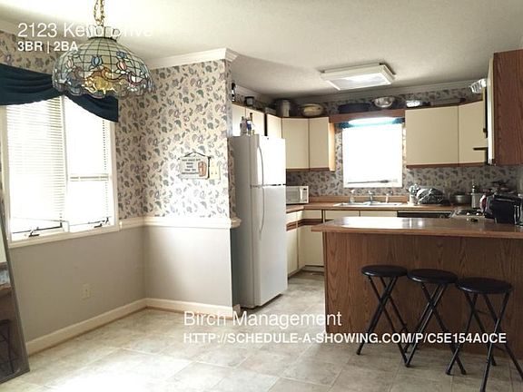 4th image of 2123 Kello Dr