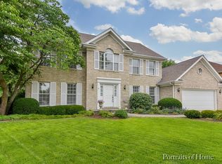 100 Hawkins Cir, Wheaton, IL 60189