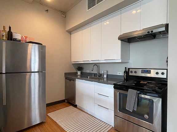 3rd image of 301 4th Ave #301