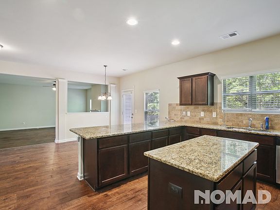 3rd image of 283 Bandelier Cir