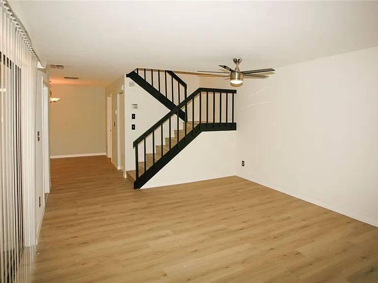 1653 Park Meadows Dr — Photo 5