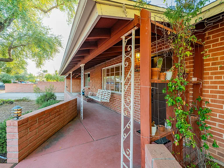 2827 E La Cienega Pl — Photo 44