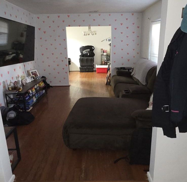 1st image of 408 Presidential Blvd