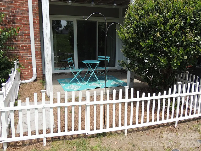 9252 Kings Canyon Dr — Photo 22