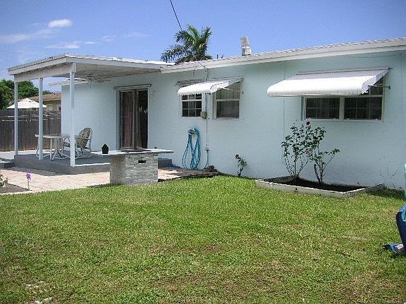 2nd image of 1475 NW 1st Ct