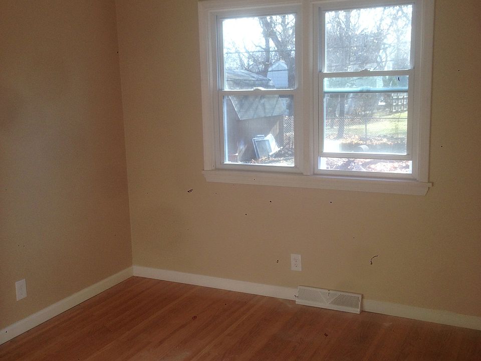 2nd image of 125 Governor Ter