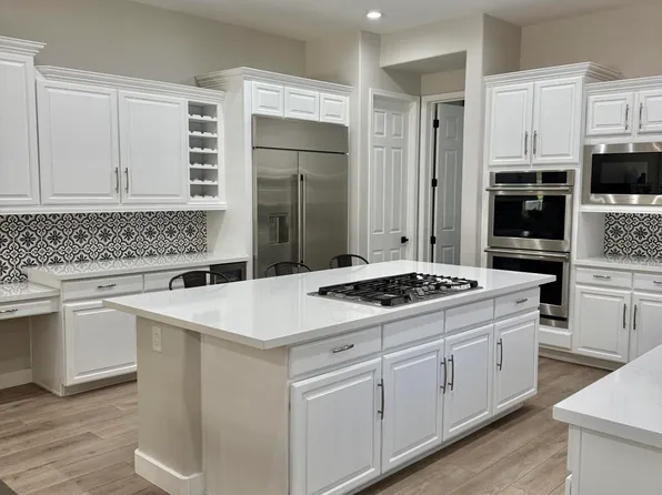3957 E EXPEDITION Way, Phoenix, AZ 85050