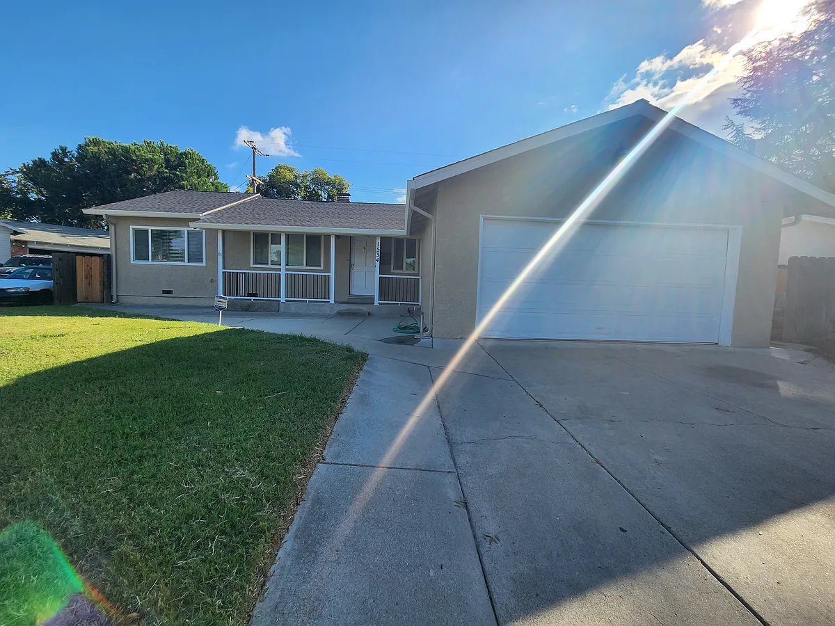 Building Photo - 1534 Bay Meadows Dr