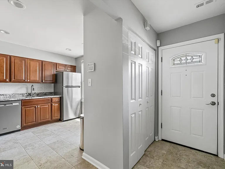 2022 Mayflower Dr — Photo 6