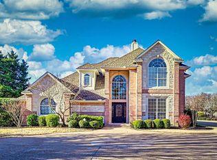 201 Creekwood Dr, Mansfield, TX 76063