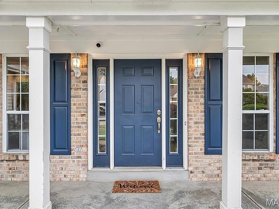 4th image of 3713 Avenue De Paris Dr