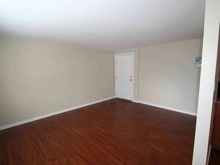172 S Clarkson St #107 — Photo 5
