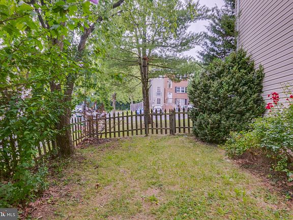 3rd image of 1834 Eloise Ln