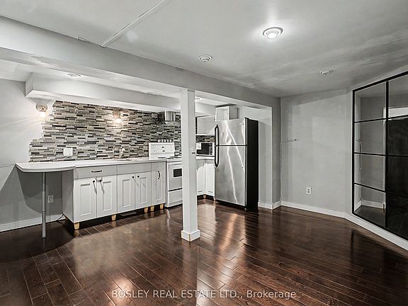 4th image of 254 Broadway Ave