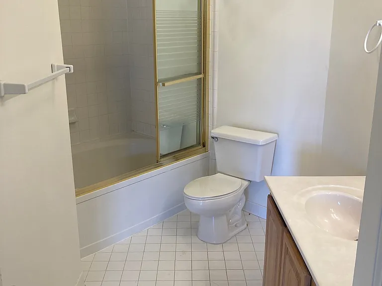 1044 Southwest Dr — Photo 12