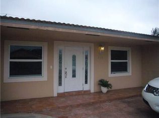 215 SW 97th Ct, Miami, FL 33174